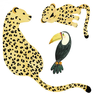 200882992 Casadeco Once Upon A Time 2 Wild Life Spray Up - Dit behang is speels en natuurlijk met een warm geel als basis