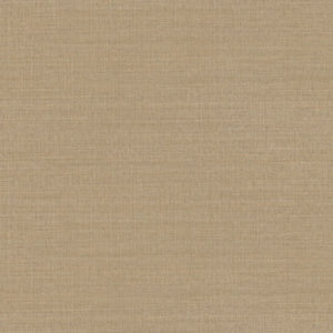 70172038 Casamance Legendes Sora - Dit behang is een subtiele mix van warme bruintinten en zachte okerkleuren met een lichte textuur die een natuurlijke