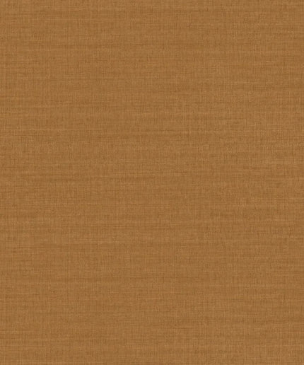 70172956 Casamance Legendes Sora - Dit behang is warm en natuurlijk van kleur met een mix van bruin en oker in een subtiele textuur.