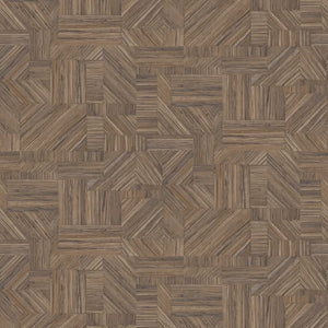 76892038 Casamance Nature Sur Mesure Imbrication - Dit behang is een mix van warme bruintinten met houtnerfpatronen in licht- en donkerbruin