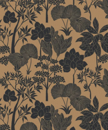 76900508 Casamance Tressora Inara - Dit behang is uitgevoerd in een warme oker als achtergrond met een diepbruine en zwarte botanische print
