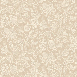 76960202 Casamance Broderies Pastel - Dit behang is subtiel en elegant met een taupe achtergrond en delicate crème- en beige bloemenpatronen.