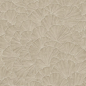 350524 Eijffinger Riviera Maison Ginkgo - Dit behang is subtiel van kleur met zachte tinten beige