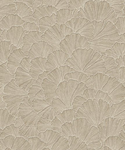 350524 Eijffinger Riviera Maison Ginkgo - Dit behang is subtiel van kleur met zachte tinten beige