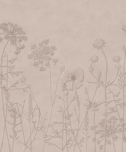 350702 Eijffinger Riviera Maison Silhouette Flowers Mural Taupe - Dit behang is subtiel en zacht met een taupe basis en fijne reliëfdetails in iets lichtere taupe- en beige tinten.