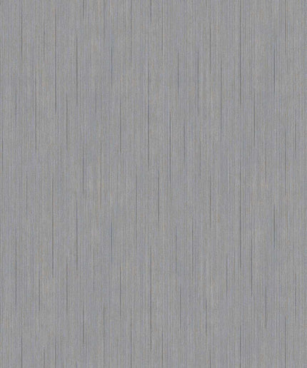 351252 Eijffinger Magnifique Lustre - Dit behang is subtiel van kleurgebruik met zachte blauwtinten en lichte grijsaccenten die een rustige en verfijnde uitstraling geven.