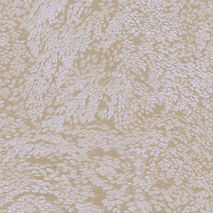 351271 Eijffinger Magnifique Whisper - Dit behang is zacht beige met een subtiel crèmekleurig bladmotief dat een elegante en rustige sfeer creëert.