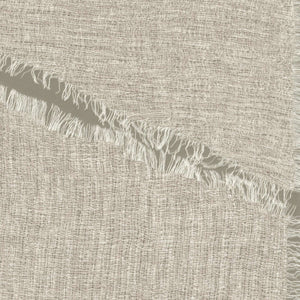 VP 1010 81 Elitis Ceres Hera - Dit behang is subtiel en warm van toon met een mix van beige