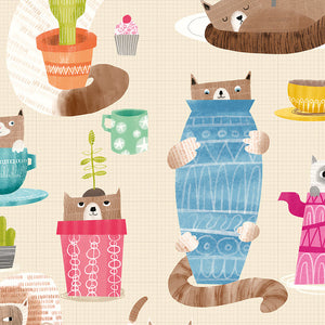 WGU50111W Dutch Wallcoverings When i grow up Kitten Kaboodle - Dit behang is speels door het gebruik van zachte beige tinten als achtergrond