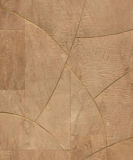 40711 Arte Melaky Rubra - Dit behang is uitgevoerd in warme bruintinten met subtiele gouden accenten en lichte beige nuances.