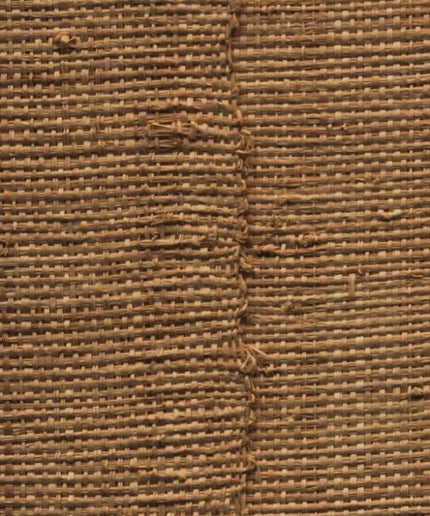 40726 Arte Melaky Farini - Dit behang is een warme mix van verschillende tinten bruin met subtiele accenten van beige en honingkleurig naturel.