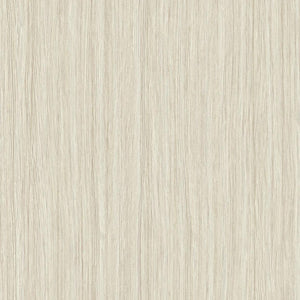 42821 Hooked on Walls Milano Legna - Dit behang is uitgevoerd in zachte beige en lichte bruintinten met een subtiele houtnerfstructuur voor een natuurlijke en rustige uitstraling.