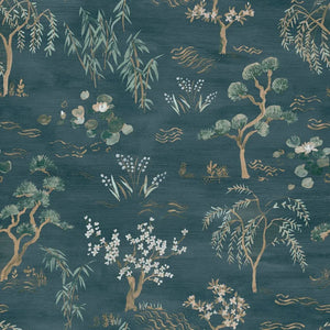 70000406 Casamance Legendes Legendes - Dit behang is uitgevoerd in een diepe blauwgroene tint met zachte accenten van lichtbruin