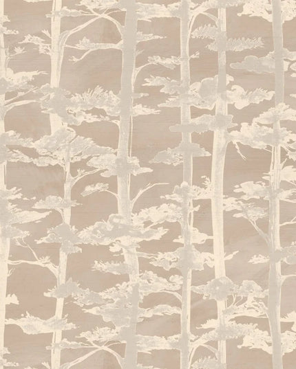 70040508 Casamance Legendes Ame - Dit behang is subtiel uitgevoerd in zachte beige en crèmekleurige tinten op een warme