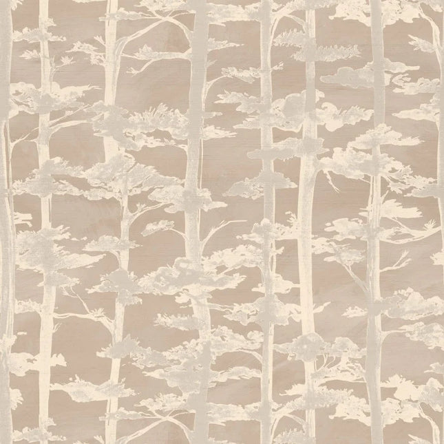 70040508 Casamance Legendes Ame - Dit behang is subtiel uitgevoerd in zachte beige en crèmekleurige tinten op een warme