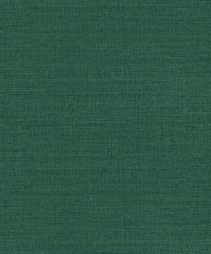 70172548 Casamance Legendes Sora - Dit behang is een rijke mix van diepe groen- en turquoise tinten met subtiele textuur in lichtere en donkerdere nuances voor een verfijnde uitstraling.