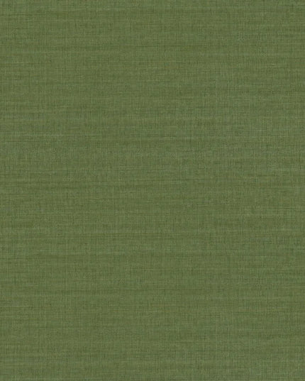 70172650 Casamance Legendes Sora - Dit behang is een zachte mix van olijfgroen met subtiele accenten van lichtgroen en beige