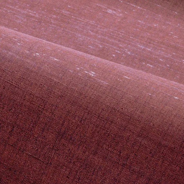 diep rode kleur en subtiele tonen van bruin.