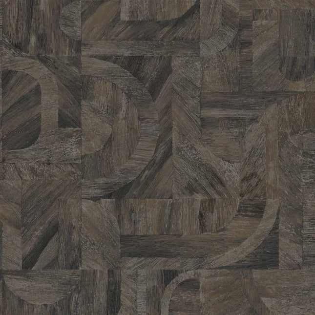 76870814 Casamance Nature Sur Mesure Intarsia - Dit behang is een subtiele combinatie van diepe zwarte en warme bruine tinten