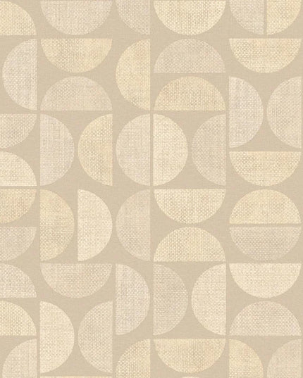 76880916 Casamance Nature Sur Mesure Dualis - Dit behang is een zachte combinatie van beige en crèmekleuren met subtiele textuuraccenten die een rustige en warme sfeer creëren.