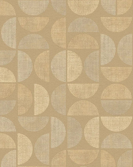 76881018 Casamance Nature Sur Mesure Dualis - Dit behang is uitgevoerd in warme beige en gele tinten met subtiele accenten van lichtgrijs en zandkleur