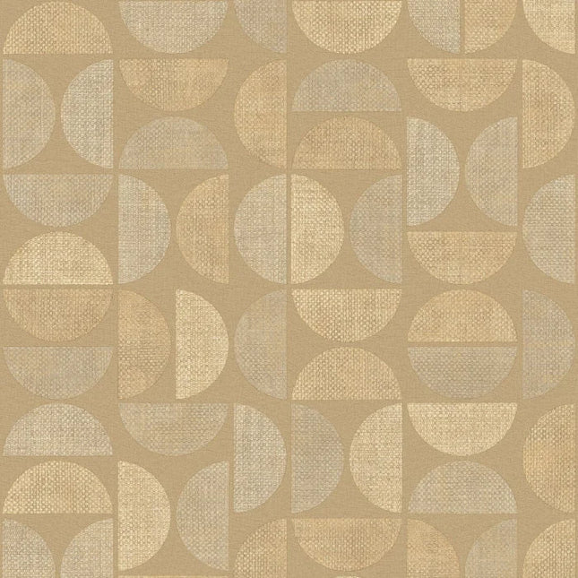 76881018 Casamance Nature Sur Mesure Dualis - Dit behang is uitgevoerd in warme beige en gele tinten met subtiele accenten van lichtgrijs en zandkleur