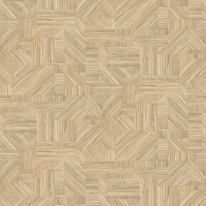 76891732 Casamance Nature Sur Mesure Imbrication - Dit behang is een subtiel samenspel van beige en lichte bruintinten met delicate lijnen in crème en zandkleurige nuances.