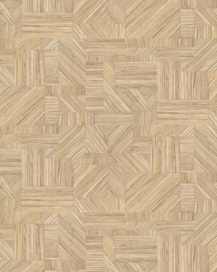 76891732 Casamance Nature Sur Mesure Imbrication - Dit behang is een subtiel samenspel van beige en lichte bruintinten met delicate lijnen in crème en zandkleurige nuances.