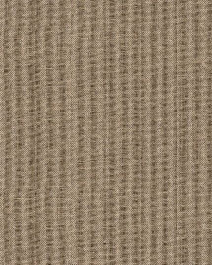 76921834 Casamance Tressora Vannora - Dit behang is subtiel en warm met een mix van zachte bruintinten en fijne zwartbruine accenten die samen een natuurlijke