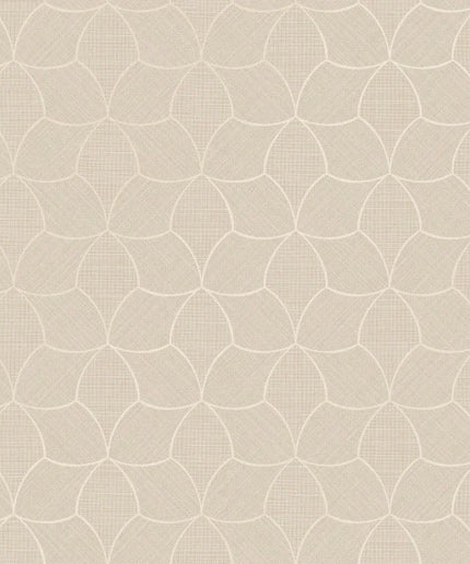 76943262 Casamance Tressora Tressana - Dit behang is subtiel in beige tinten met een lichte zandkleurige achtergrond en een iets lichtere