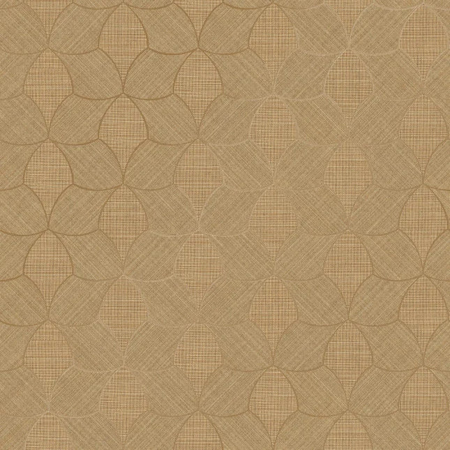 76943466 Casamance Tressora Tressana - Dit behang is een subtiel samenspel van verschillende tinten beige en zachtgeel met een fijn geweven patroon dat een warme
