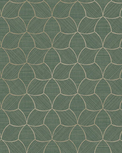 76943670 Casamance Tressora Tressana - Dit behang is opgebouwd uit een diep groene tint met subtiele crèmekleurige lijnen die het geometrische patroon op een verfijnde manier accentueren.