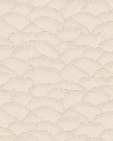 76971222 Casamance Broderies Ondula - Dit behang is subtiel en rustgevend met een zacht beige als hoofdkleur