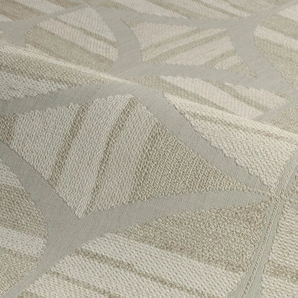 lichtbruin en crème met een geometrisch patroon dat warmte en textuur toevoegt aan de ruimte.