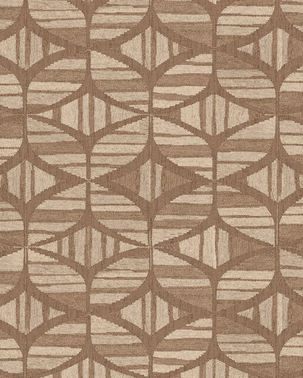 76982548 Casamance Broderies Filandra - Dit behang is uitgevoerd in warme bruine en beige tinten