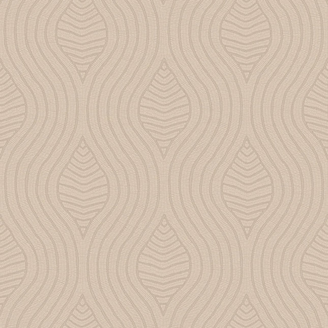 76993058 Casamance Broderies Brodelia - Dit behang is uitgevoerd in zachte taupe- en beige tinten met een subtiel patroon van golvende lijnen en bladmotieven.