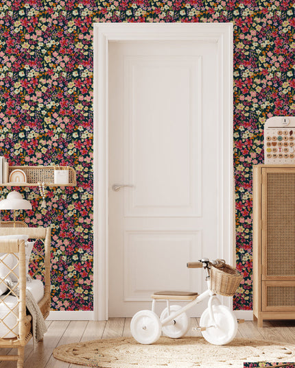 FLOFI-MIN-106 Annet Weelink Design Babykamer Bloemen Behang - Flower Field - Navy