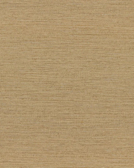 76232140 Casamance Terra Rossa Occitan - Dit behang is een warme mix van okergeel en beige tinten met subtiele bruine accenten die zorgen voor een natuurlijke