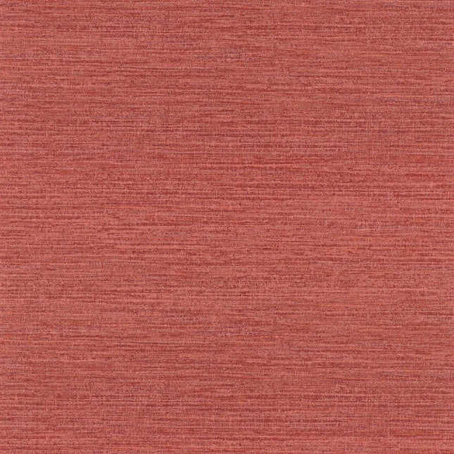 76233364 Casamance Terra Rossa Occitan - Dit behang is een rijke mix van warme rood- en roesttinten met subtiele nuances van oranje en bruine accenten.