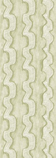 DGTRA301-300 Masureel Traces Shodo - Dit behang is uitgevoerd in zachte tinten groen en beige met een subtiel golvend patroon dat rust en natuurlijkheid uitstraalt.