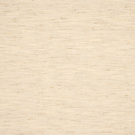 DWC_DR_02 DWC Sophisticated Nature Driftwood - Dit behang is vooral beige met subtiele accenten van lichtbruin en zandkleurige tinten voor een natuurlijke en warme uitstraling.