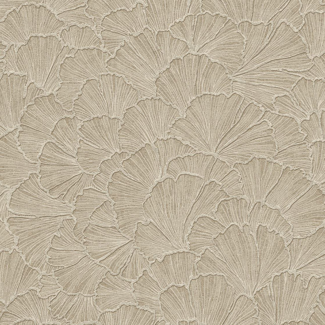 350524 Eijffinger Riviera Maison Ginkgo - Dit behang is subtiel van kleur met zachte tinten beige