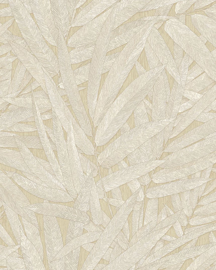 350541 Eijffinger Riviera Maison Structured Leaves - Dit behang is opgebouwd uit zachte beige en crèmekleuren met subtiele lichtbruine accenten die samen een rustige