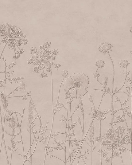 350702 Eijffinger Riviera Maison Silhouette Flowers Mural Taupe - Dit behang is subtiel en zacht met een taupe basis en fijne reliëfdetails in iets lichtere taupe- en beige tinten.