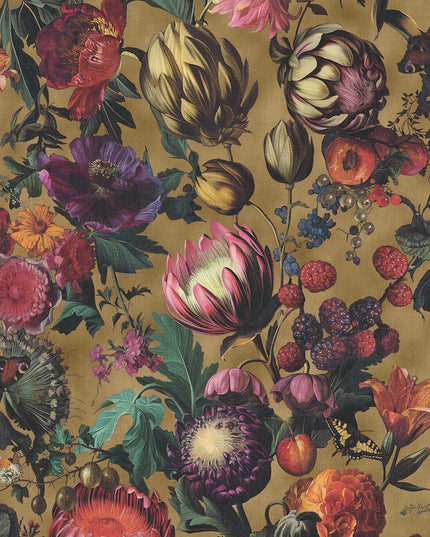 351234 Eijffinger Magnifique Flourish - Dit behang is een rijk bloemmotief met een warme okerbruine achtergrond