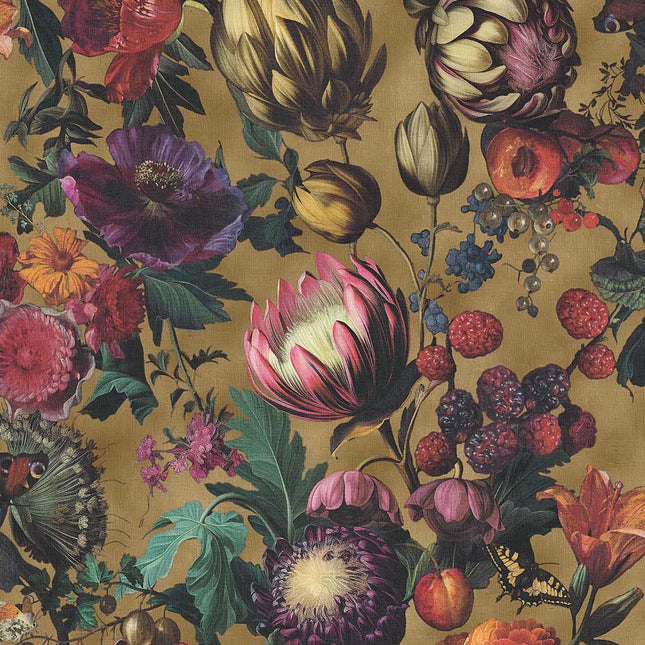 351234 Eijffinger Magnifique Flourish - Dit behang is een rijk bloemmotief met een warme okerbruine achtergrond