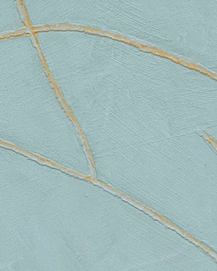 VP 1004 40 Elitis Kintsugi Kintsugi - Dit behang is voornamelijk zacht blauw met subtiele lijnen in een warme beige kleur die voor een serene en verfijnde uitstraling zorgen.