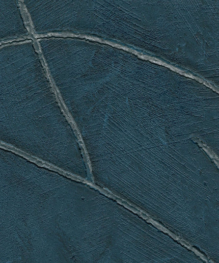 VP 1004 41 Elitis Kintsugi Kintsugi - Dit behang is een diepe blauwe kleur met accenten van grijs en subtiele hints van zwart