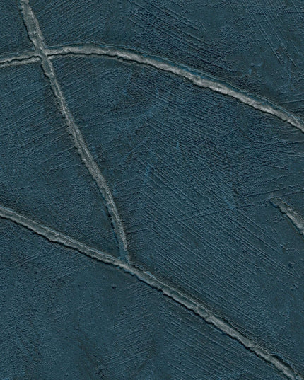 VP 1004 41 Elitis Kintsugi Kintsugi - Dit behang is een diepe blauwe kleur met accenten van grijs en subtiele hints van zwart