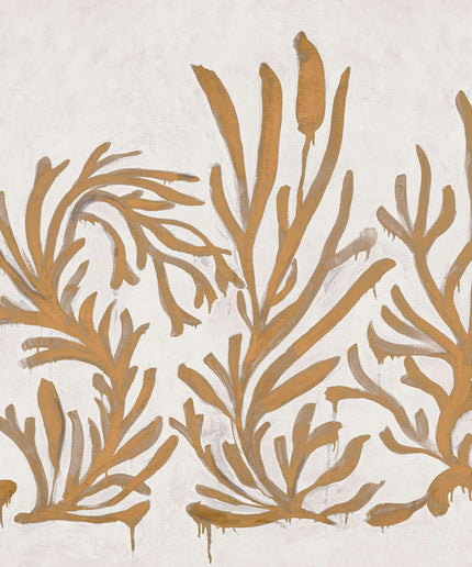 VP 1005 01 Elitis Kintsugi Algues Dorées - Dit behang is een zachte combinatie van beige en warm okergeel met subtiele grijze accenten